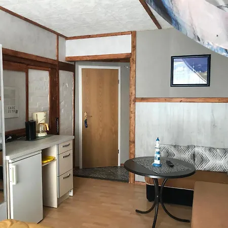 Alexandrinenstrasse In Warnemuende Homestay *
